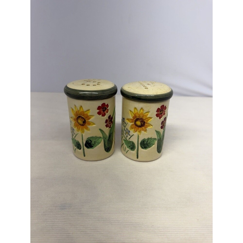 VTG Sunflower All Around Salt & Pepper Shaker Set